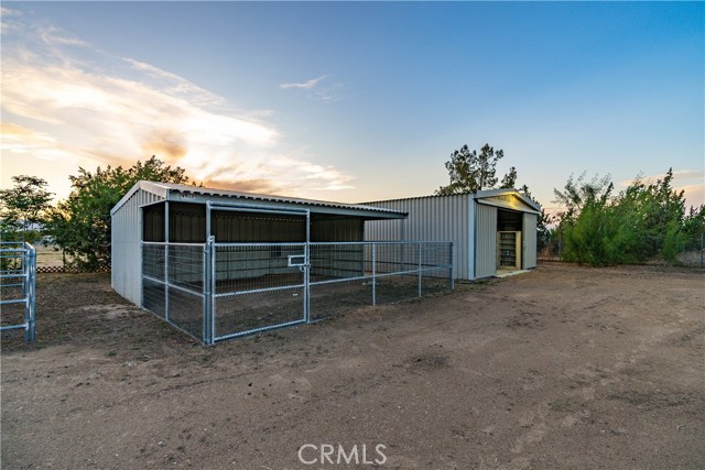Detail Gallery Image 63 of 74 For 2755 W Avenue, Palmdale,  CA 93551 - 5 Beds | 3/1 Baths