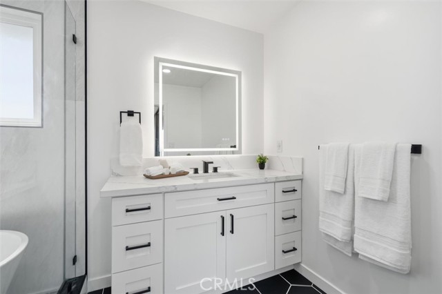 Image 32 of 39 For 4509 Cadison