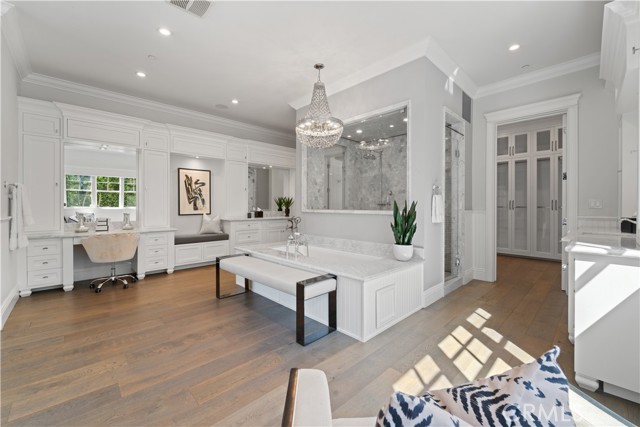 Detail Gallery Image 38 of 59 For 17528 Jayden Ln, Encino,  CA 91316 - 7 Beds | 10/1 Baths