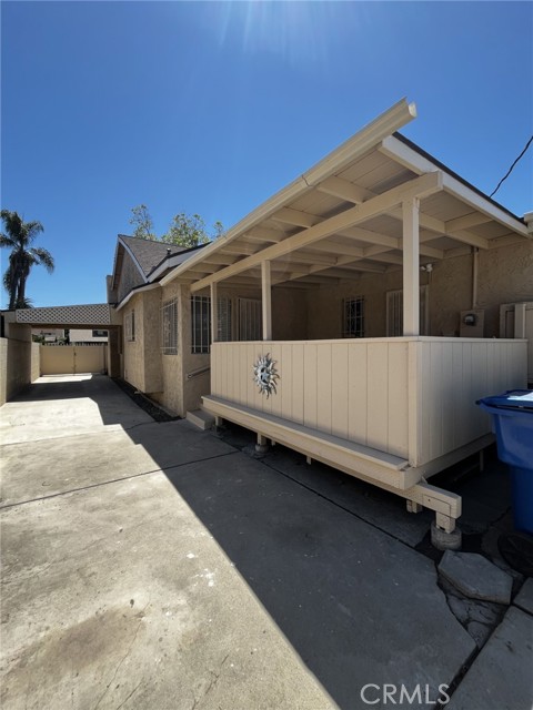 1449 -1451 W 45th Street, Los Angeles CA: https://media.crmls.org/medias/73ea1ac4-9c49-4fe4-805a-07244ff10cb6.jpg