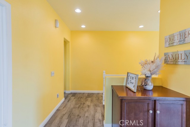 Detail Gallery Image 9 of 58 For 20413 Janzer Ct, Newhall,  CA 91350 - 5 Beds | 3 Baths