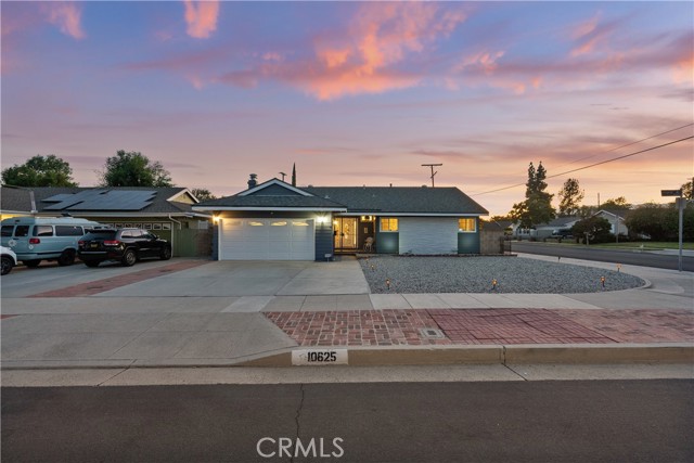 10625 Valjean Avenue, Granada Hills CA: https://media.crmls.org/medias/73eab4d4-bc4b-4a48-94ca-c3e0a1532940.jpg