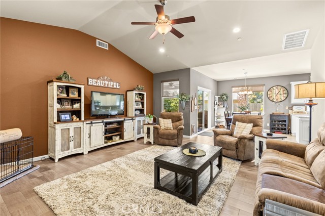 Detail Gallery Image 4 of 29 For 3439 Bamboo Orchard Dr, Chico,  CA 95973 - 3 Beds | 2 Baths