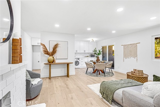 17562 Vandenberg Lane, Tustin CA: https://media.crmls.org/medias/73eb4257-dfc5-48a1-81b6-3d9846c0081c.jpg