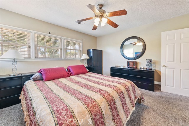 1992 Raymond Avenue, Signal Hill CA: https://media.crmls.org/medias/73eb8ce8-2454-4a54-8f3a-68b4c36165c0.jpg