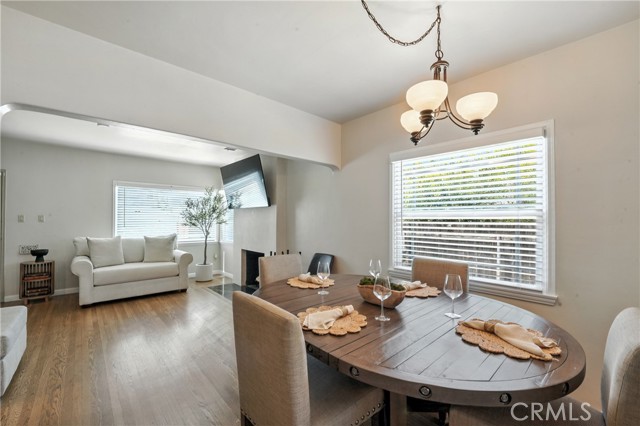 265 W Pershing Court, Covina CA: https://media.crmls.org/medias/73ecca55-16bb-444c-98aa-ef8d0ad71452.jpg