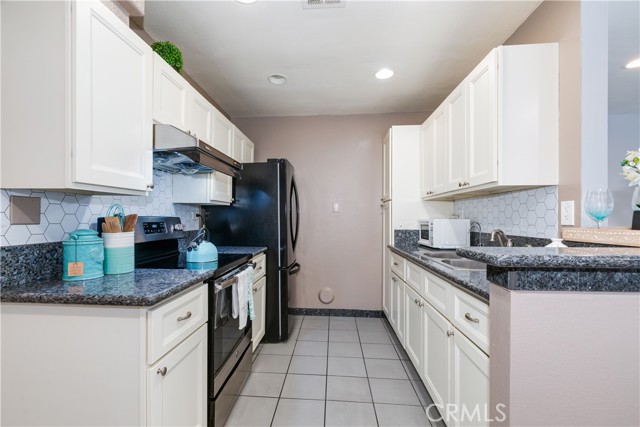 Detail Gallery Image 9 of 21 For 2300 S Hacienda Bld #E9,  Hacienda Heights,  CA 91745 - 2 Beds | 2 Baths