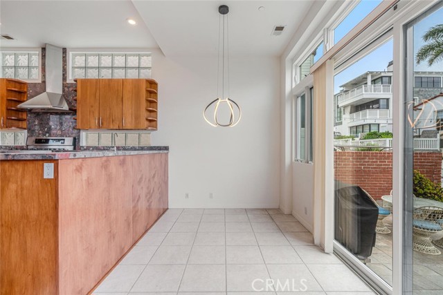 221 17th, Manhattan Beach, California 90266, 5 Bedrooms Bedrooms, ,6 BathroomsBathrooms,Residential,For Sale,17th,SR26091960