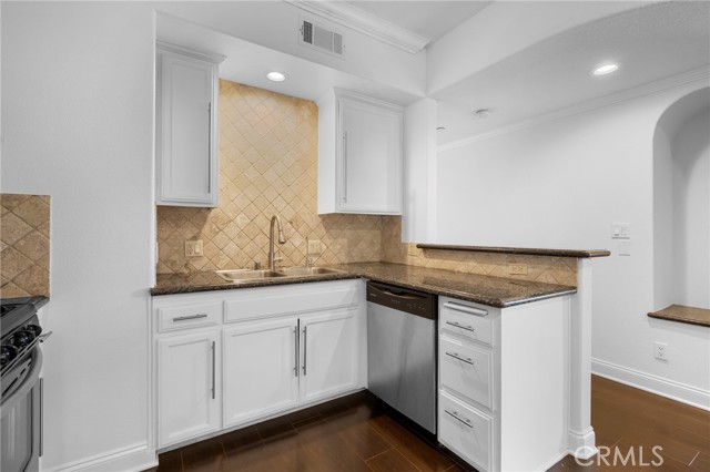 540 E Angeleno Avenue, Burbank CA: https://media.crmls.org/medias/73ed0d90-00b1-4b31-9326-20995f113eed.jpg
