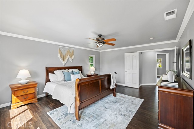 Detail Gallery Image 26 of 37 For 74 Linhaven, Irvine,  CA 92602 - 5 Beds | 3/1 Baths