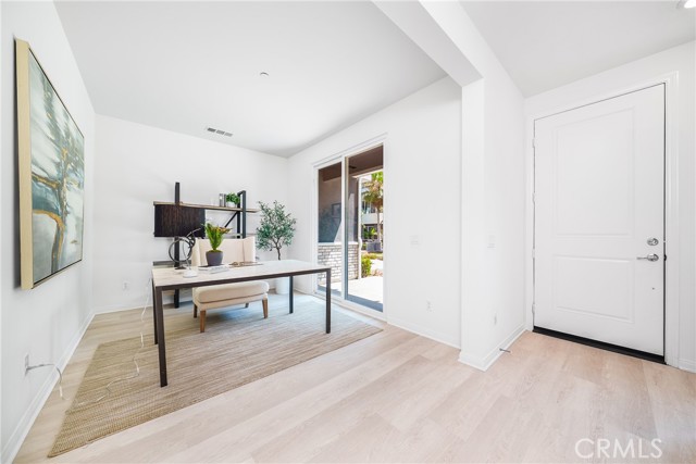 221 Steely, Irvine CA: https://media.crmls.org/medias/73ee42d3-76f3-457e-bea1-f0417bd2f9f2.jpg