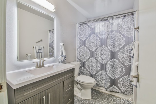 Detail Gallery Image 18 of 36 For 5018 Elderhall Ave, Lakewood,  CA 90712 - 4 Beds | 2 Baths