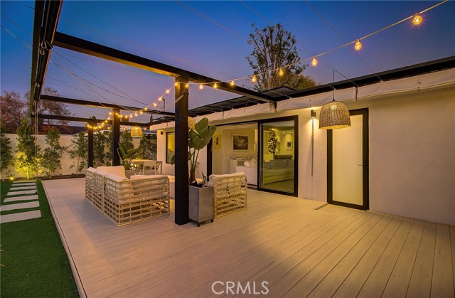 Detail Gallery Image 7 of 66 For 8161 Encino Ave, Northridge,  CA 91325 - 4 Beds | 3 Baths