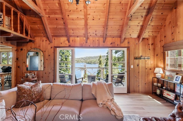 28901 Palisades, Lake Arrowhead, CA 92352