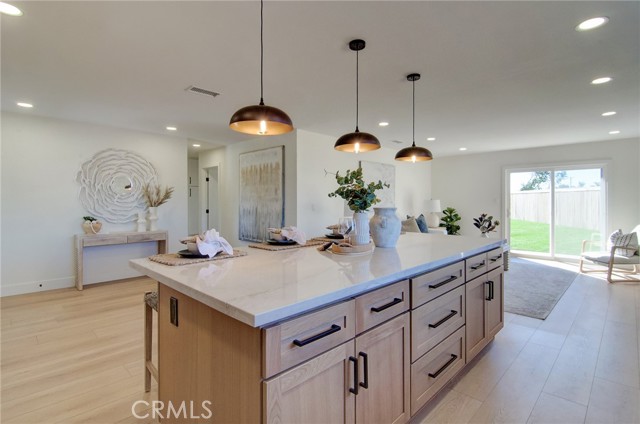 Detail Gallery Image 9 of 29 For 8652 Royer, Huntington Beach,  CA 92647 - 4 Beds | 2 Baths