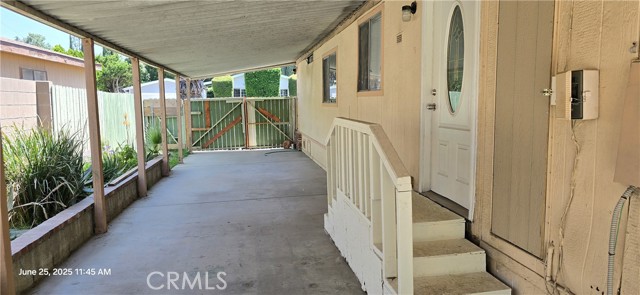 10129 Wrangler Way, Corona CA: https://media.crmls.org/medias/73efd849-36be-49e8-a0a9-35f3a20ef6bd.jpg