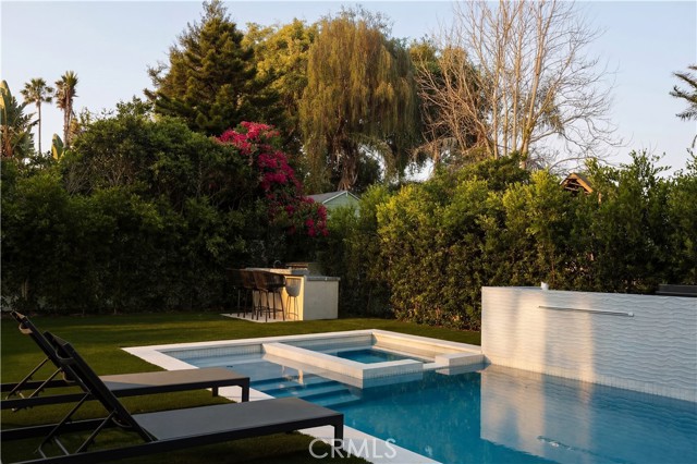 6 Bed Home for Sale in Sherman Oaks, California