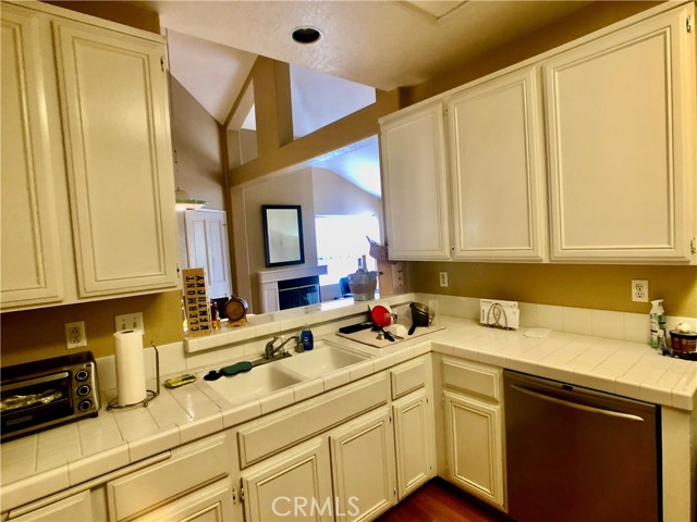 Detail Gallery Image 15 of 37 For 163 Night Heron Ln, Aliso Viejo,  CA 92656 - 2 Beds | 2 Baths