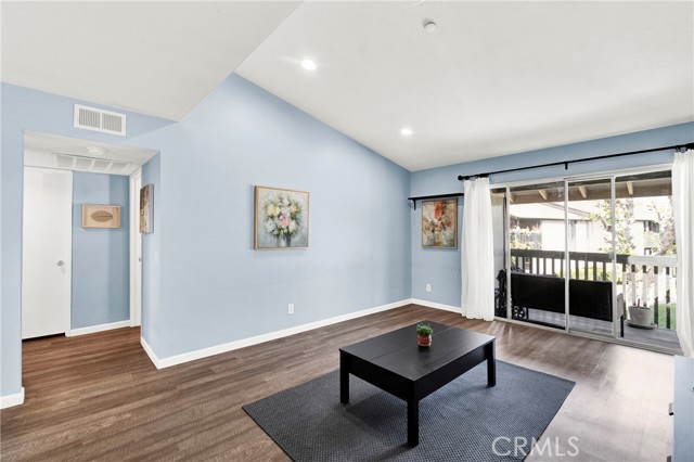 Detail Gallery Image 11 of 38 For 23278 Orange #8,  Lake Forest,  CA 92630 - 2 Beds | 2 Baths