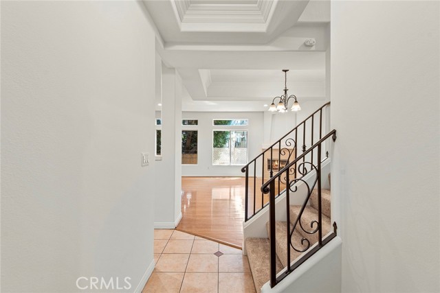 14819 Magnolia Boulevard, 11 photo 2