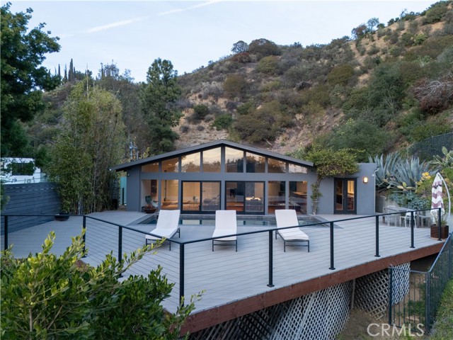 2420 Bowmont Drive, Beverly Hills CA: https://media.crmls.org/medias/73f3552e-2d58-4403-bac1-f659812e12bb.jpg