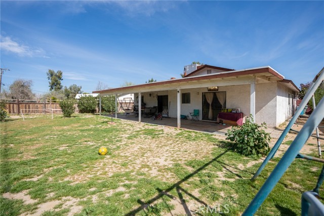 Detail Gallery Image 12 of 14 For 15168 Dakota, Victorville,  CA 92394 - 4 Beds | 2 Baths