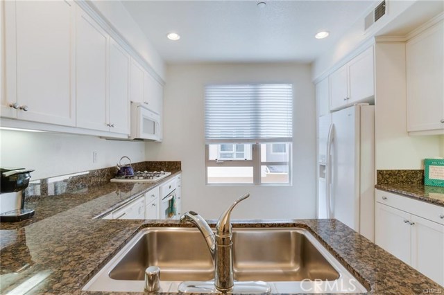 Detail Gallery Image 17 of 34 For 5408 W 149th Pl #4,  Hawthorne,  CA 90250 - 2 Beds | 3 Baths