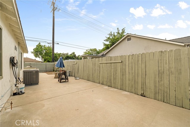 501 E 5th Street, Ontario CA: https://media.crmls.org/medias/73f48cb7-6bc3-4d10-80b0-2a587d63f598.jpg