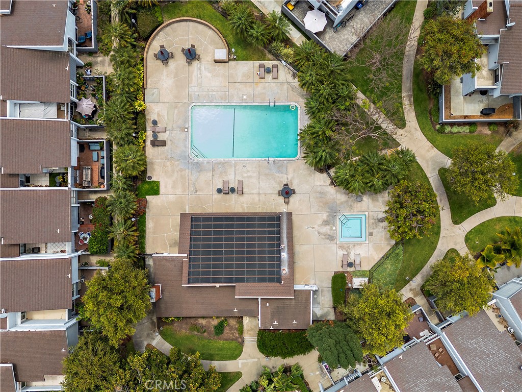 https://media.crmls.org/medias/73f5c4e6-5bad-4c48-b82c-cc10a4a169eb.jpg?preset=X-Large