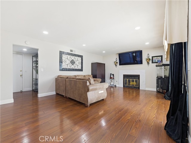Detail Gallery Image 4 of 10 For 2444 N Magnolia, Rialto,  CA 92377 - 4 Beds | 2/1 Baths