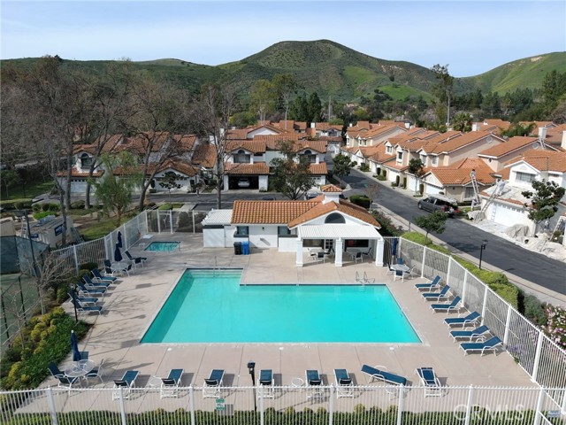 Detail Gallery Image 36 of 43 For 4827 Matteo, Oak Park,  CA 91377 - 3 Beds | 3 Baths