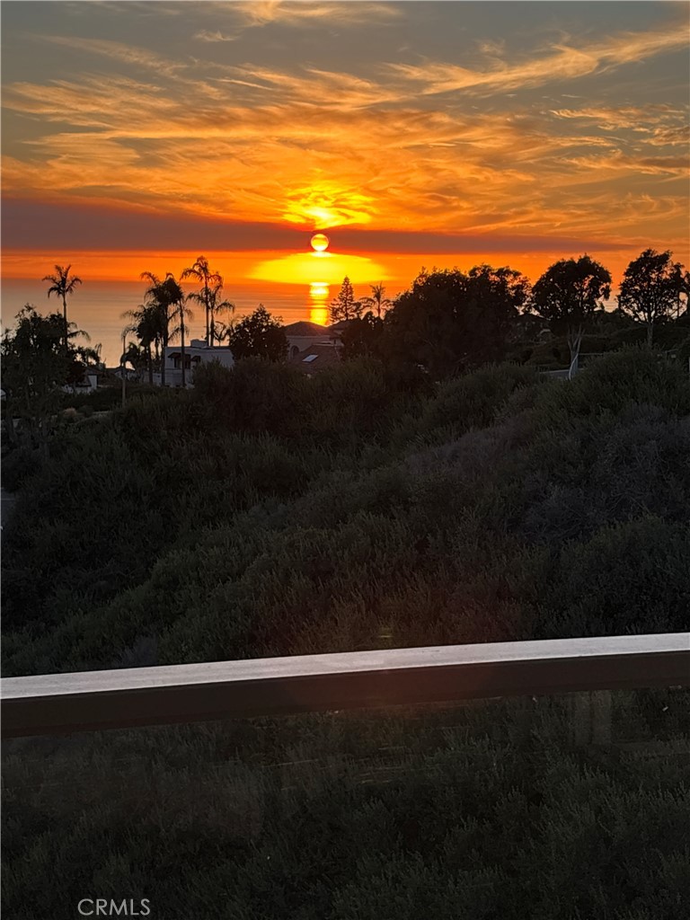 https://media.crmls.org/medias/73f67094-bc94-433e-9adc-bd921ffe8f59.jpg?preset=X-Large