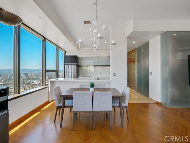 Detail Gallery Image 11 of 49 For 1100 Wilshire Bld #2911,  Los Angeles,  CA 90017 - 2 Beds | 1 Baths