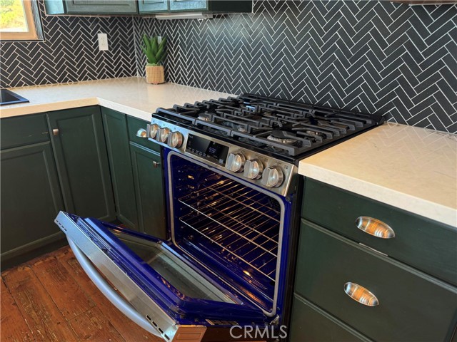 Detail Gallery Image 11 of 49 For 30191 Enchanted Way, Running Springs,  CA 92382 - 3 Beds | 3 Baths