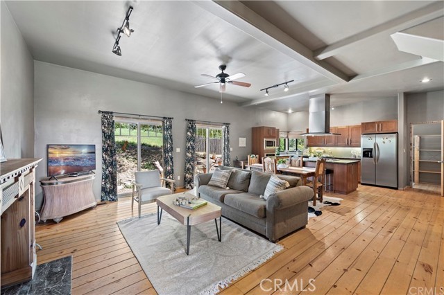 10950 Fox Springs Road, Murrieta CA: https://media.crmls.org/medias/73f78e29-fa6a-40b6-9cd9-e1cb695be991.jpg