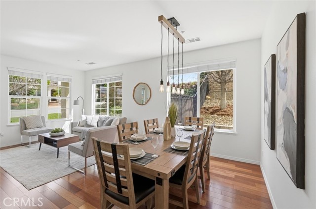 Detail Gallery Image 4 of 43 For 5244 Huckleberry Oak, Simi Valley,  CA 93063 - 5 Beds | 3 Baths