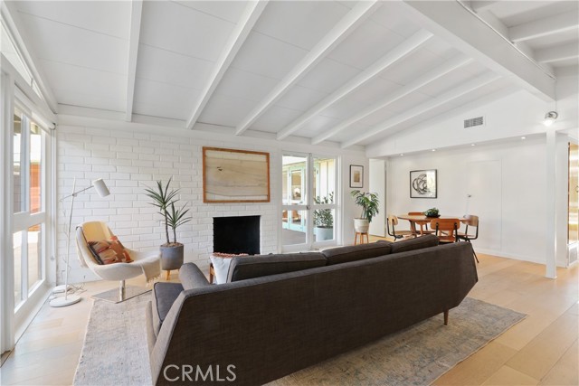 Detail Gallery Image 7 of 32 For 3012 Roxanne Ave, Long Beach,  CA 90808 - 3 Beds | 2 Baths