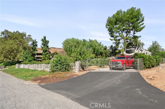 Detail Gallery Image 5 of 63 For 10684 Lakeview Rd, Yucaipa,  CA 92399 - 4 Beds | 3 Baths