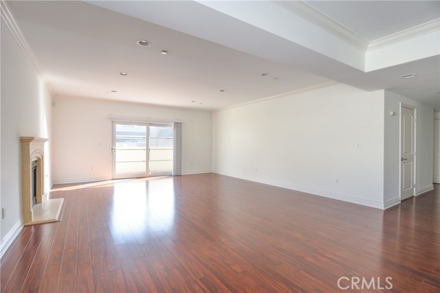 Detail Gallery Image 7 of 24 For 11848 Kiowa Ave #304,  Los Angeles,  CA 90049 - 3 Beds | 2 Baths