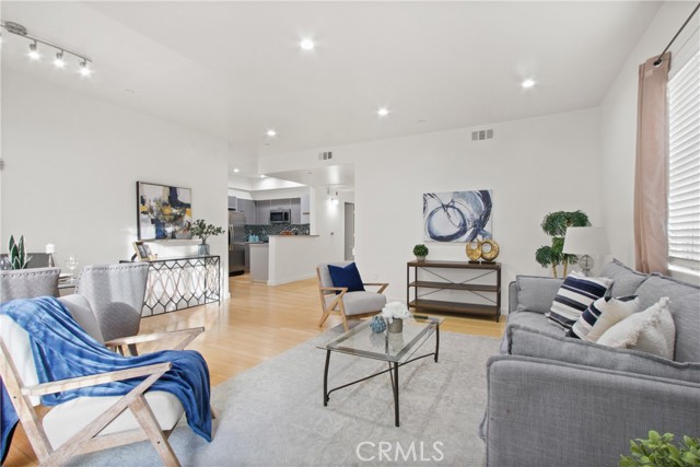 Detail Gallery Image 5 of 23 For 966 S St Andrews Pl #101,  Los Angeles,  CA 90019 - 2 Beds | 2 Baths