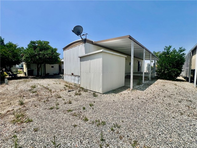 880 N Lake Street, Hemet CA: https://media.crmls.org/medias/73fadcc3-9e45-4465-8eba-0c4f56f6bd9b.jpg