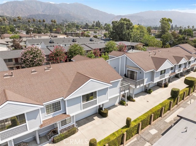 221 Violet Avenue, Monrovia CA: https://media.crmls.org/medias/73fb1252-9098-4d26-ab45-72812ef9b351.jpg