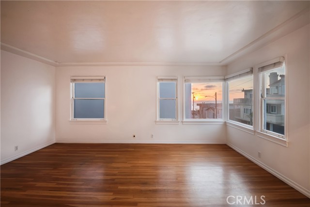 204 38th Street, Manhattan Beach, California 90266, 3 Bedrooms Bedrooms, ,2 BathroomsBathrooms,Residential,Sold,38th,SB22047945