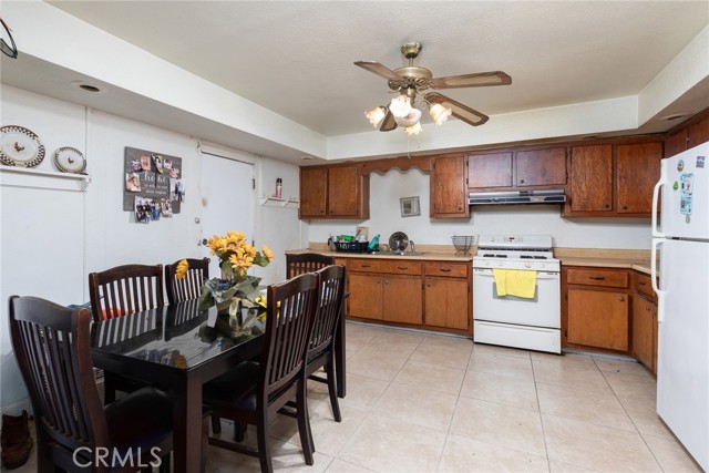 Detail Gallery Image 7 of 36 For 1031 K, Reedley,  CA 93654 - 3 Beds | 1 Baths