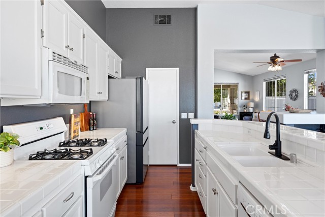 Detail Gallery Image 15 of 43 For 13700 Basswood Dr, Corona,  CA 92883 - 3 Beds | 2 Baths