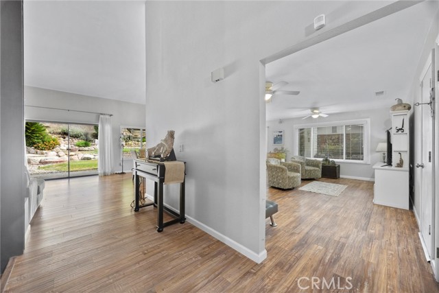 5904 Medio Luna Avenue, Bakersfield CA: https://media.crmls.org/medias/73fc5fc5-6e70-4abb-8c7d-ad60004014c8.jpg