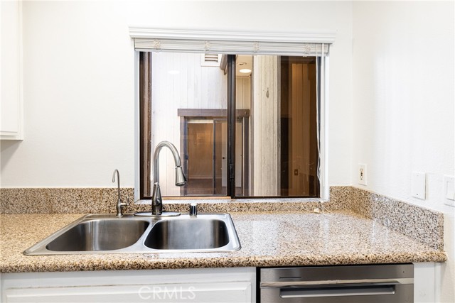 Detail Gallery Image 13 of 25 For 22421 Sherman Way #1,  West Hills,  CA 91307 - 2 Beds | 2 Baths