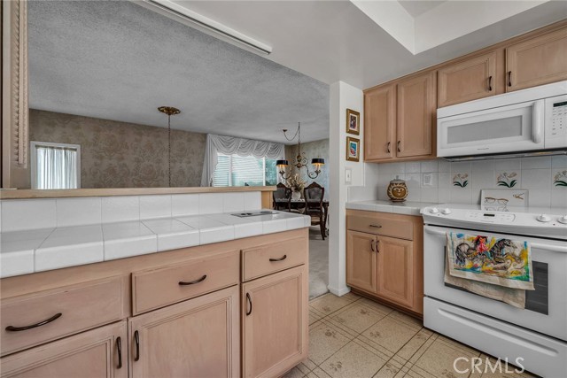 641 13th Street, Manhattan Beach, California 90266, 4 Bedrooms Bedrooms, ,1 BathroomBathrooms,Residential,Sold,13th,SB22214141