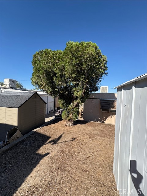 10701 G, Hesperia CA: https://media.crmls.org/medias/73fcb21e-6bd6-47cb-a74e-2523d22f598a.jpg