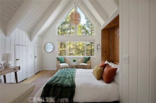 Detail Gallery Image 8 of 51 For 987 Tirol Ln, Lake Arrowhead,  CA 92352 - 3 Beds | 2 Baths